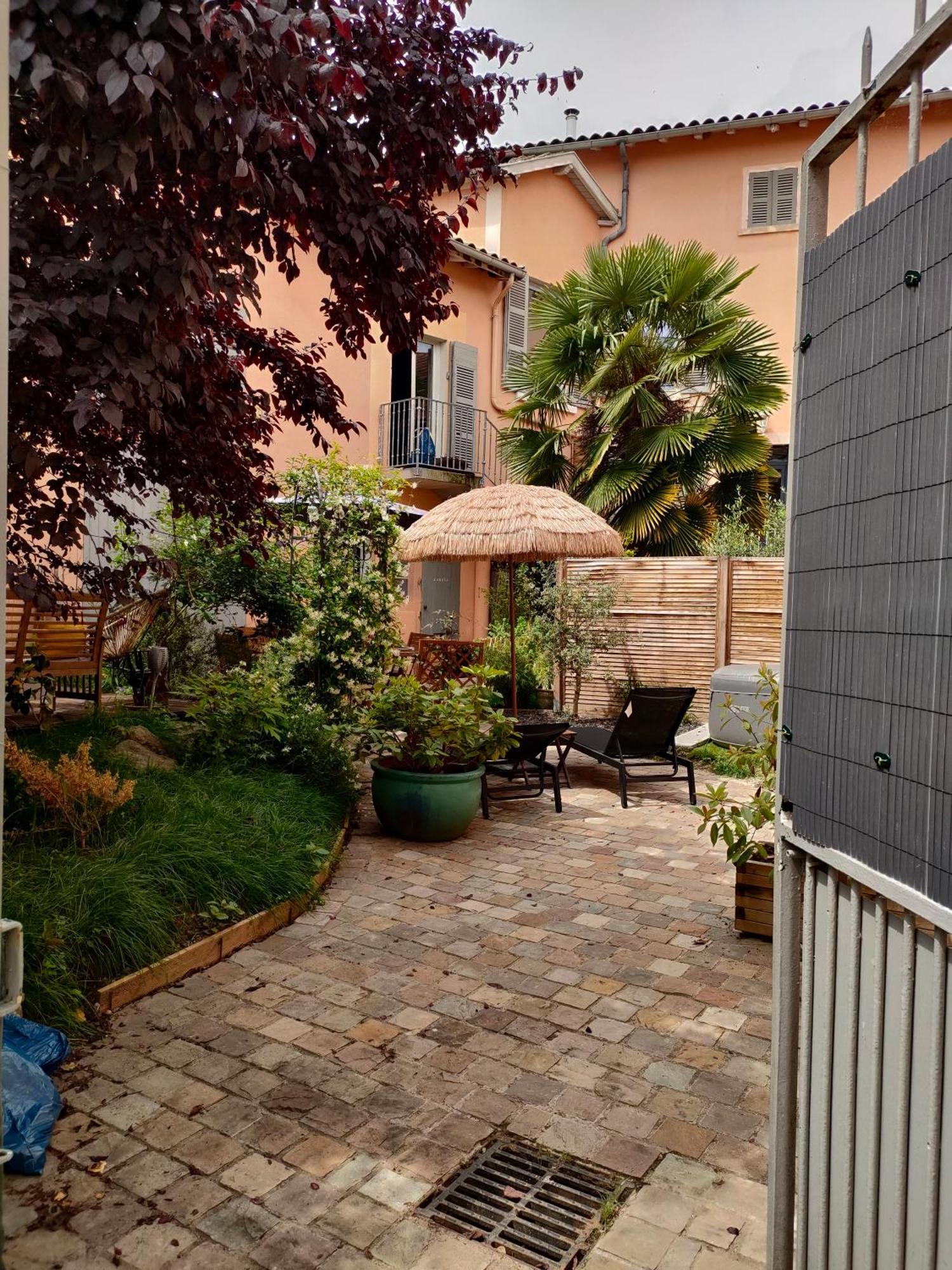 La Chamade En Beaujolais Bed and Breakfast Anse Exteriör bild